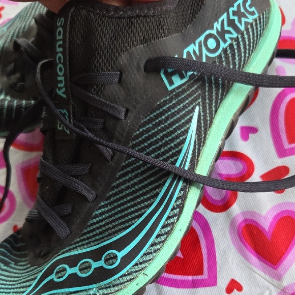 Saucony Women's Black and Green Athletic Shoes - Picture 4 of 8